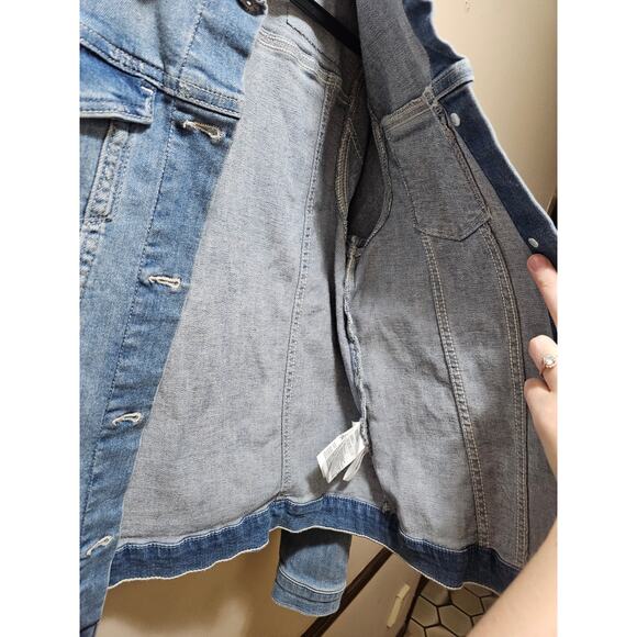 EUC! H&M & Denim Blue Jean Jacket w/ Light Distressing Size 170 / Girl 14+ - Picture 9 of 11